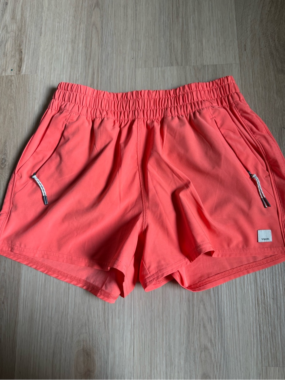 Vuori Dash Shorts Pamelo Coral Orange Sz S 2.5” Inseam